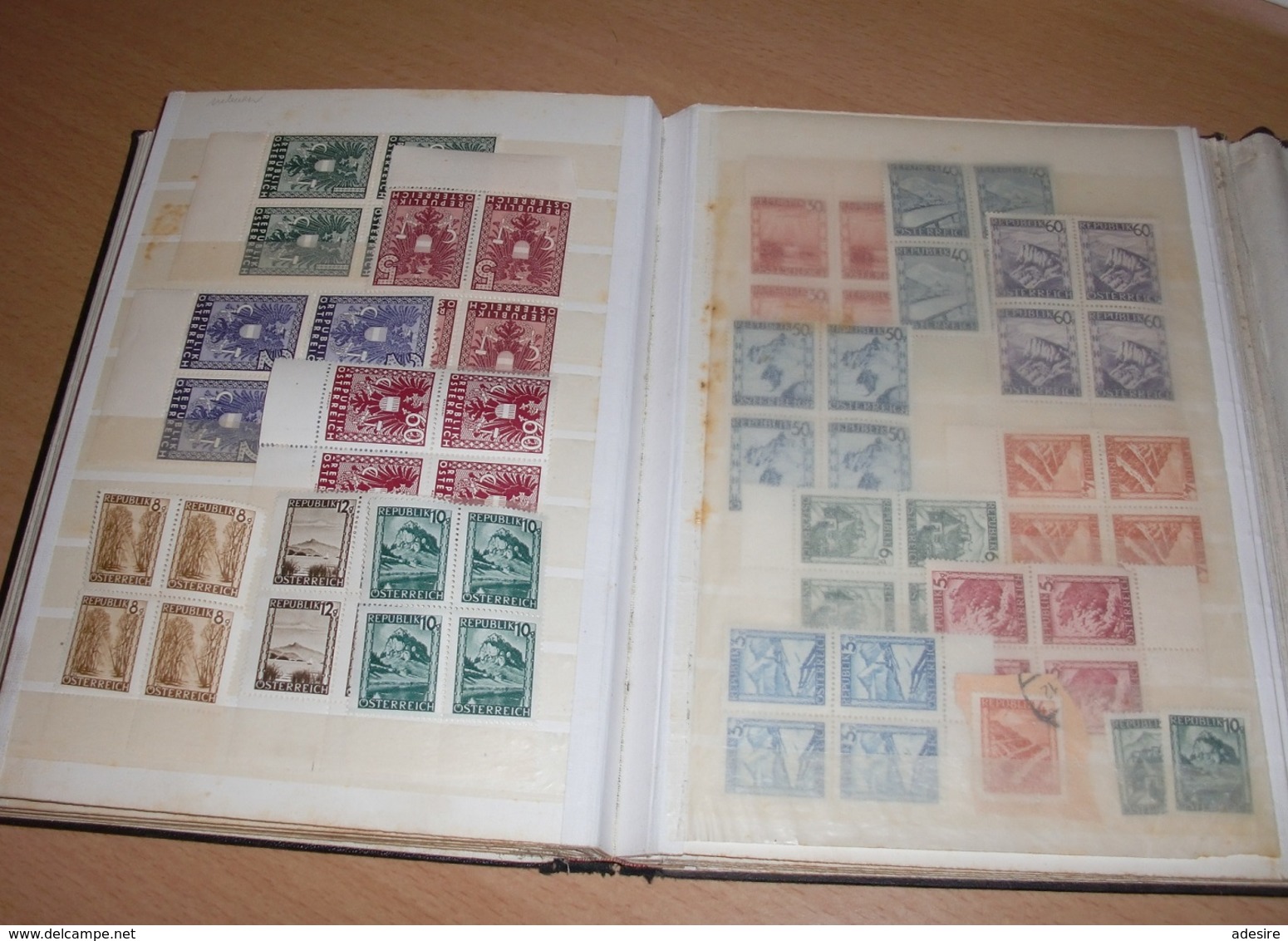 (24 Scans) BRIEFMARKEN STECKALBUM mit ÖSTERREICH um 1945-1947 (Postfrisch ** viele Viererblöcke mit Randstücke ....