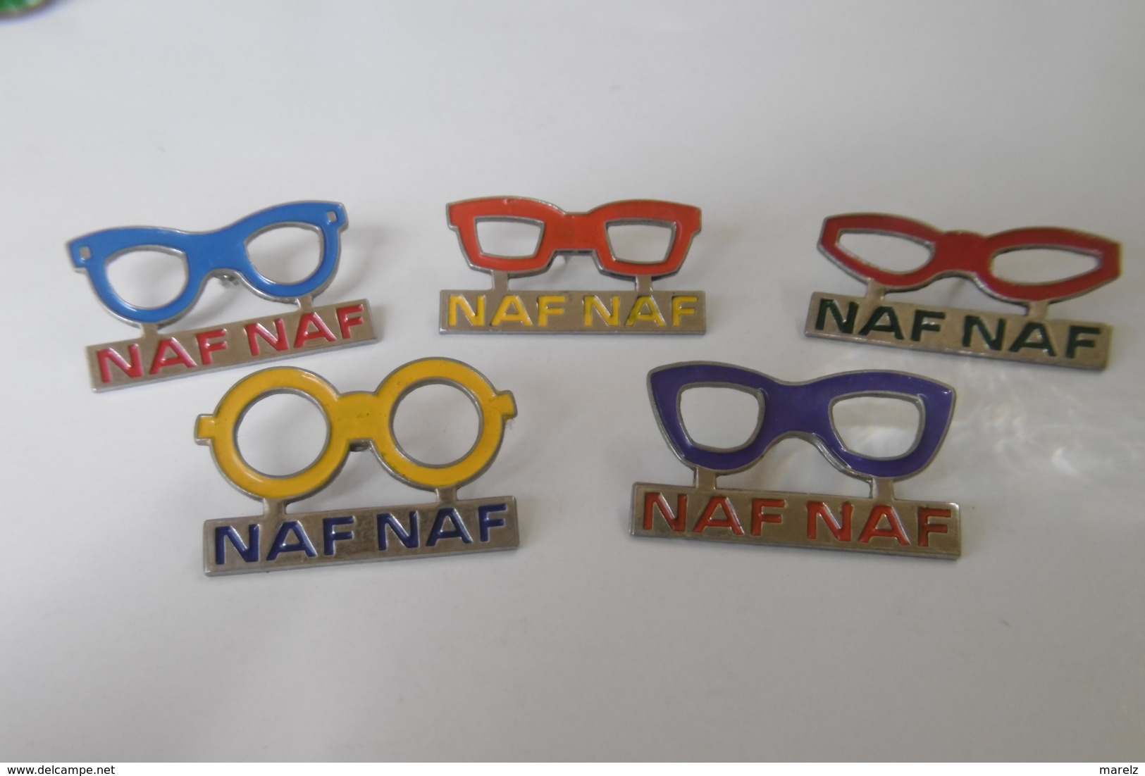 Pin's -marque NAF NAF - Lot De 5 Paires De Lunettes - Lots