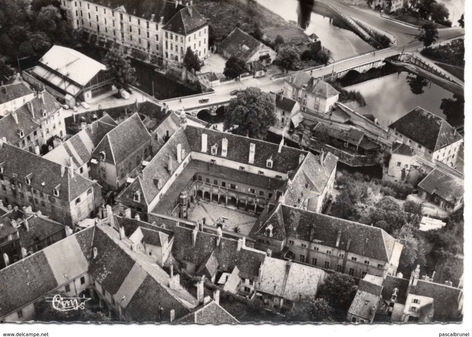 DOLE - VUE AÉRIENNE - L’HÔPITAL , LE COLLÈGE DE JEUNES FILLES ET LE PONT SUR LE CANAL - Dole