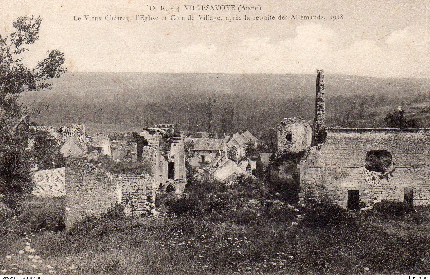 Villesavoye (Ville Savoye) - Le Vieux Château , L ' église Et Coin De Village , Après La Retraite Des Allemands (1918) - Altri & Non Classificati