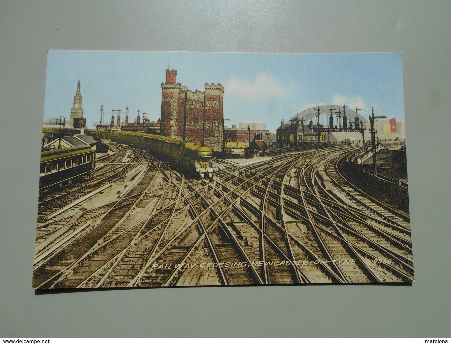 ANGLETERRE NORTHUMBERLAND RAILWAY CROSSING  LOCOMOTIVE - Newcastle-upon-Tyne