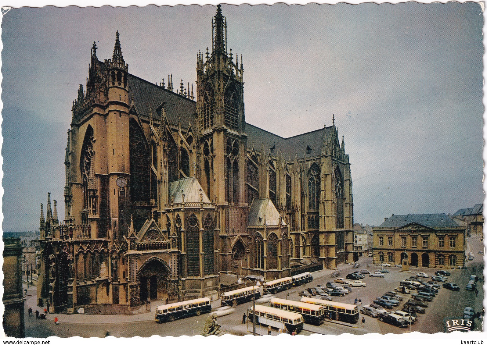 Metz: 7x AUTOBUS, CITROËN DS, 2CV, RENAULT 4CV, DAUPHINE, PEUGEOT 403 - La Cathédrale - (Moselle) - Toerisme