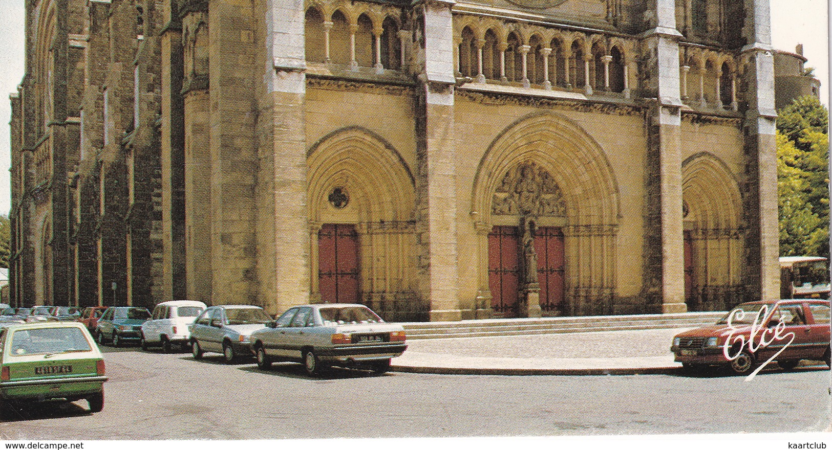 Bayonne: FORD FIËSTA, AUDI 100 CC, OPEL ASCONA C, KADETT E, RENAULT 4 - L'eglise Ste Croix - Voitures De Tourisme