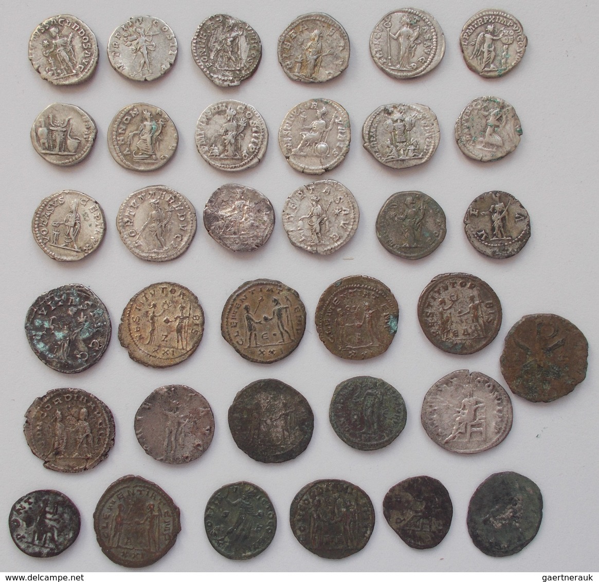 Römische Kaiserzeit: Kleines Konvolut Von 35 Römischen Münzen; Meist Denare Und Antoniniane, Alle Un - Otros & Sin Clasificación