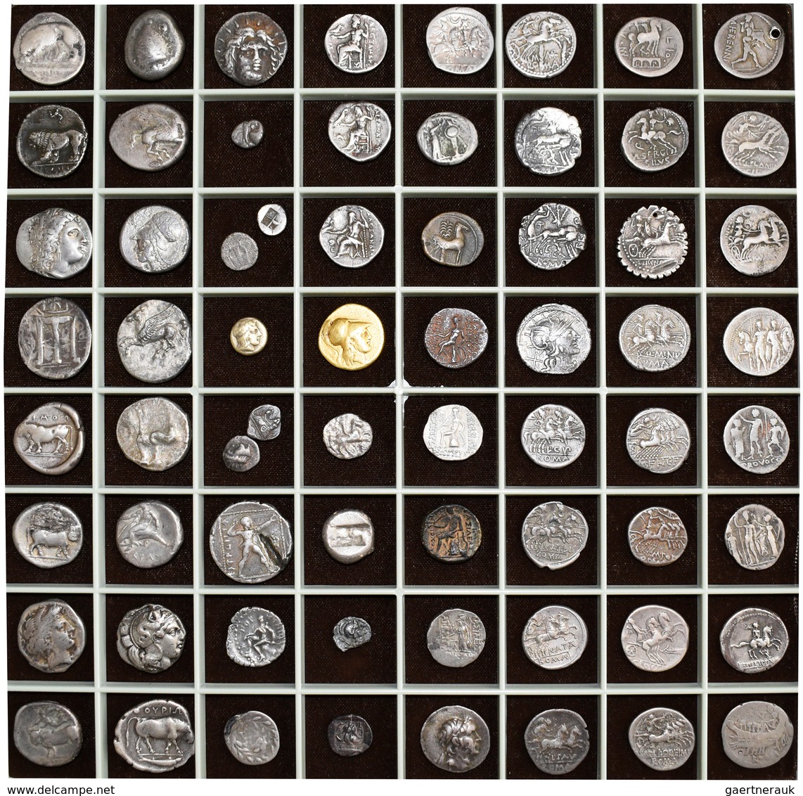 Antike: Eine auf 14 Schuber verteilten Sammlung von insgesamt 720 antiken Münzen: Griechische Münzen