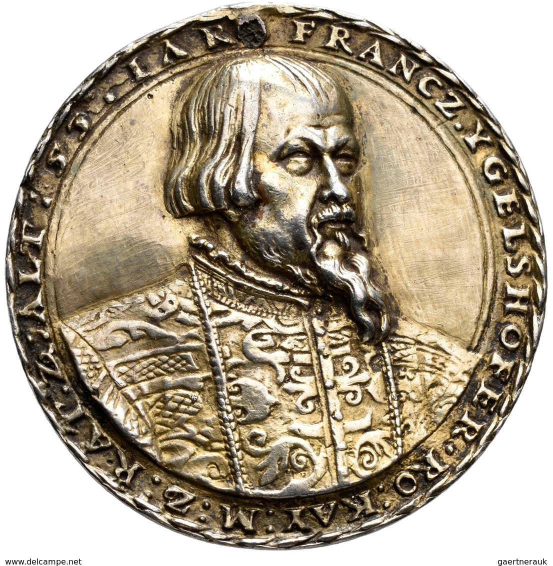 Haus Habsburg: Ferdinand I. 1521-1564: Silbergussmedaille O.J. (1553?) Altvergoldet, Von Joachim Des - Andere - Europa