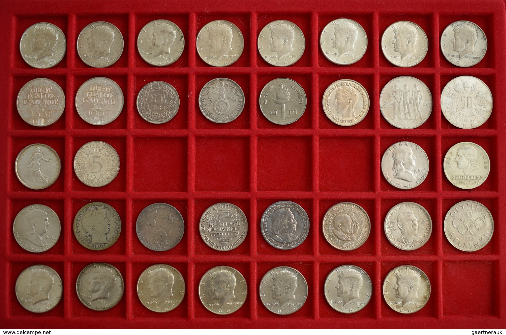 Alle Welt: Eine bemerkenswerte Sammlung von ca. 160 Münzen und Medaillen aus aller Welt. Der Schwerp