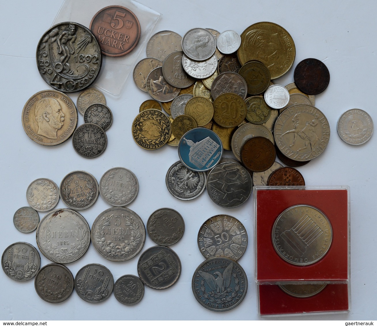 Alle Welt: Lot Diverse Münzen Aus Aller Welt, Dabei Auch 12 Münzen Aus Bulgarien, Bisschen Silber Un - Otros & Sin Clasificación