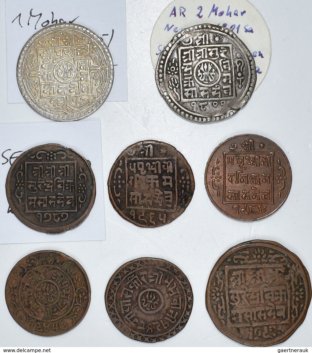 Nepal: Lot 8 Münzen, Dabei: Mohar 1817SE, 5,6g Silber (KM# 651.2), 2 Mohars 1801SE, 11g Silber (KM# - Népal