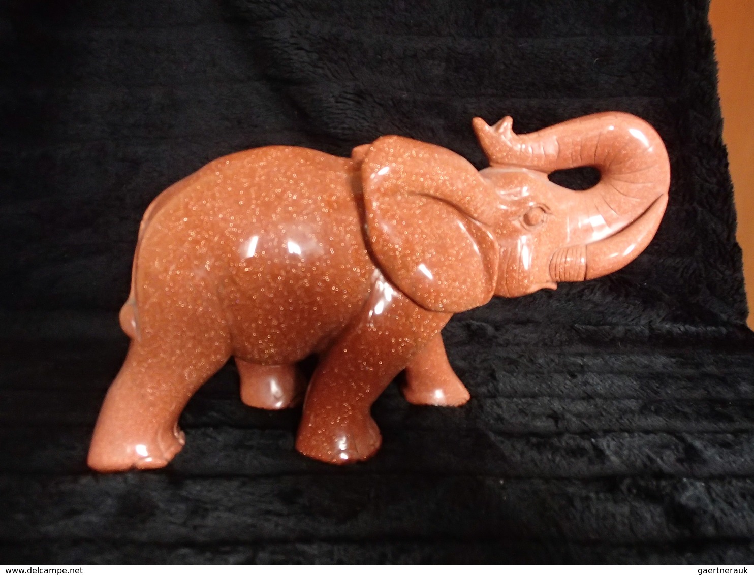 Varia, Sonstiges: EDELSTEIN-ELEFANTEN: unglaubliche Sammlung von 122 herrlichen Elefantenfiguren aus