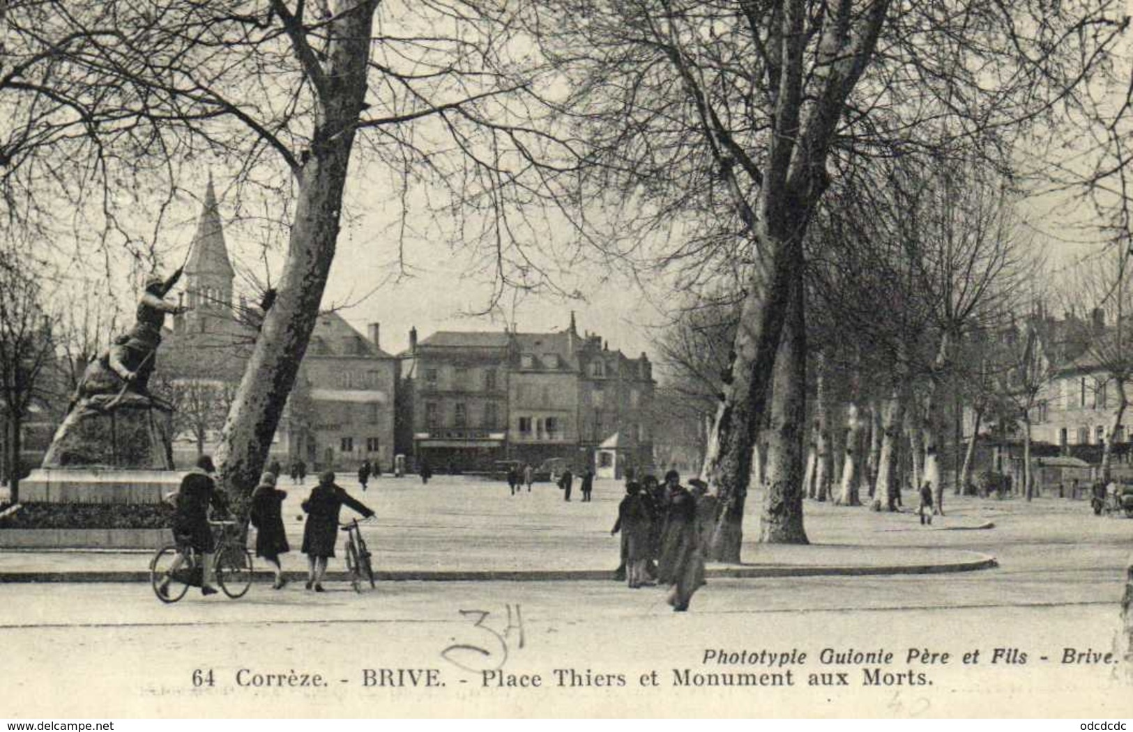 BRIVE  Place Thiers Et Monument Aux Morts RV - Brive La Gaillarde