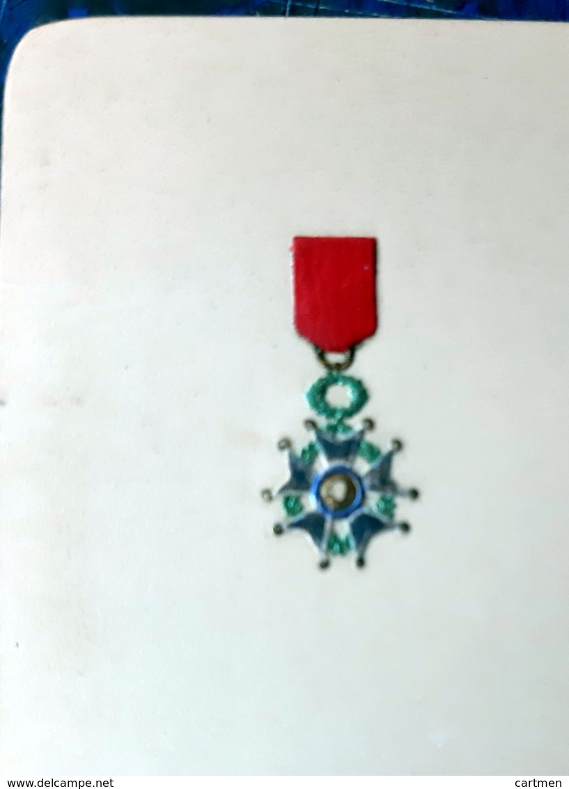 LEGION D'HONNEUR 3 DOCUMENTS ANCIENS VIERGES GRAVES REPRESENTANT LES MEDAILLES D'OFFICIER ET DE CHEVALIER VERS 1900 - Other & Unclassified