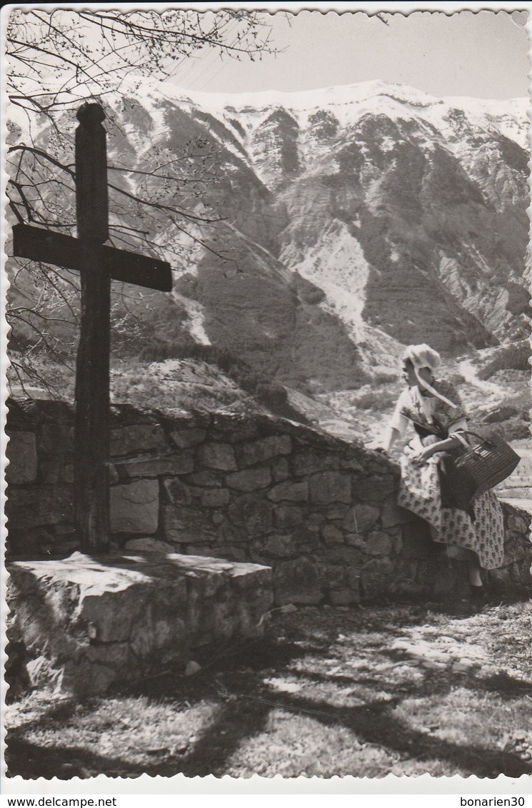 CPSM 84 BRANTES JEUNE COMTADINE MONT VENTOUX - Autres & Non Classés