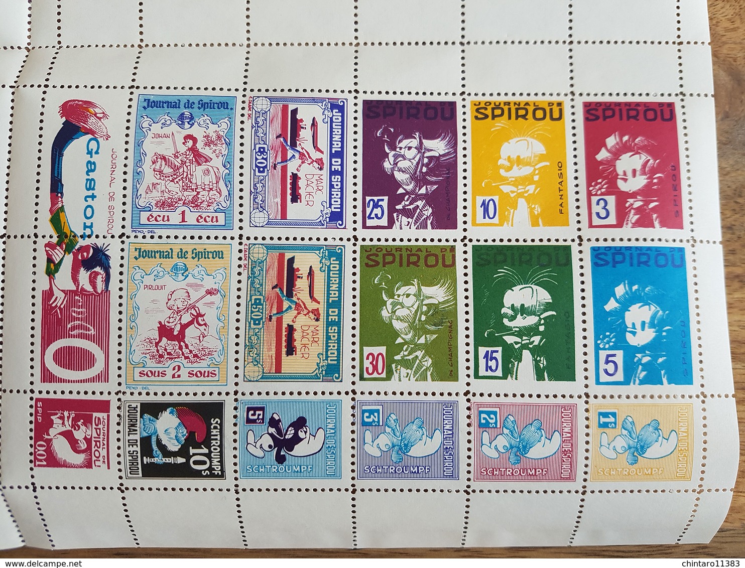 Feuillet de faux timbres (Supplément gratuit à Spirou 1961) distribué par "ESSO" + Pin's émaillé + Divers - RARE