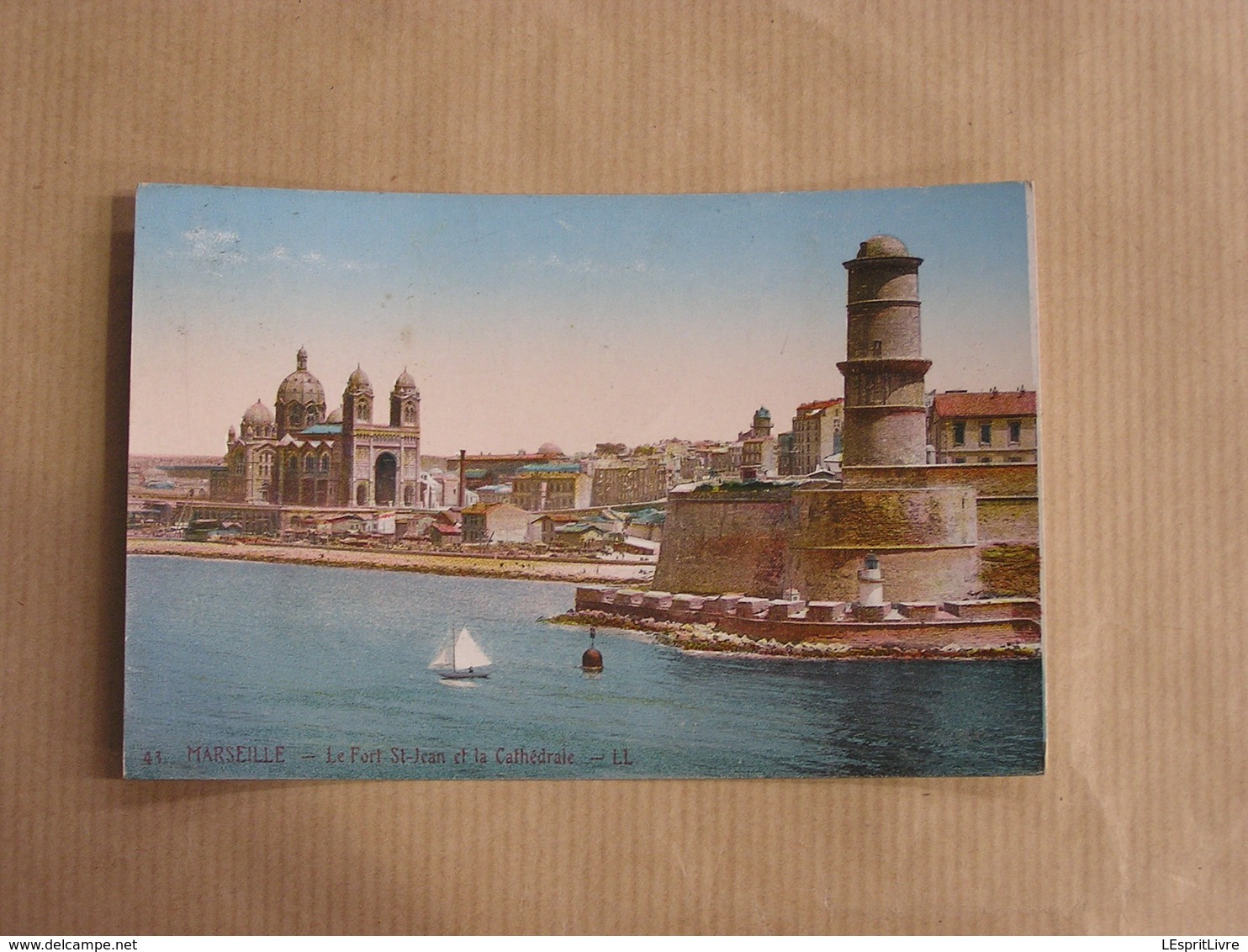 MARSEILLE Le Fort Saint-Jean Et La Cathédrale  Département 13 Bouches Du Rhone Carte Postale France - Non Classés