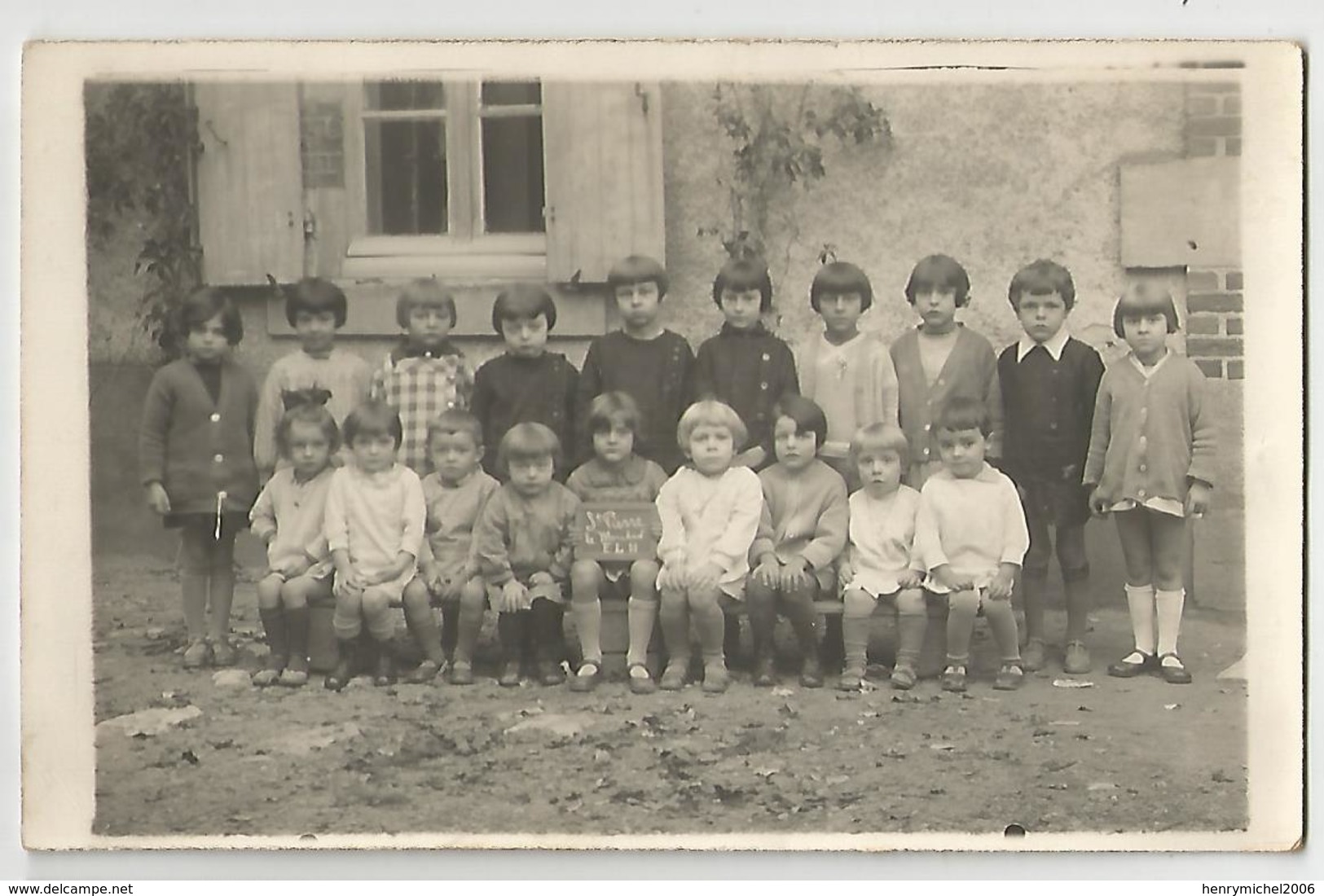 Carte Photo St Pierre Le Moutier école De Filles Avril 1930 , 58 Nièvre - To Identify