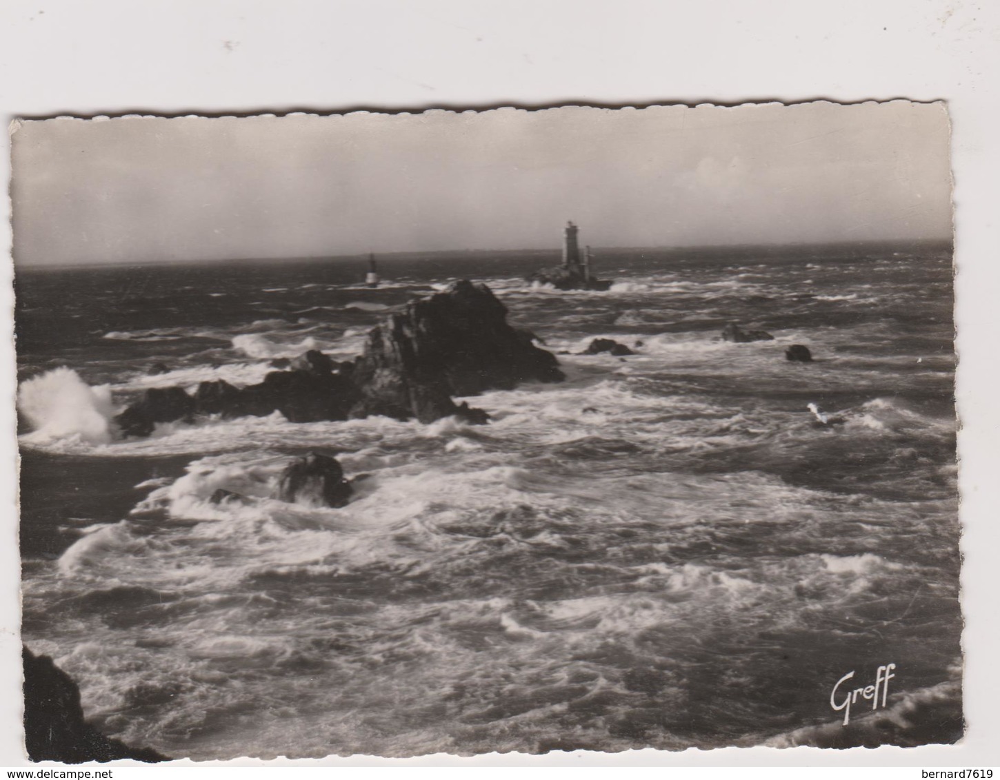 29 Pointe Du Raz De  Sein  Le Phare De La Vieille Par Gros Temps - Other & Unclassified