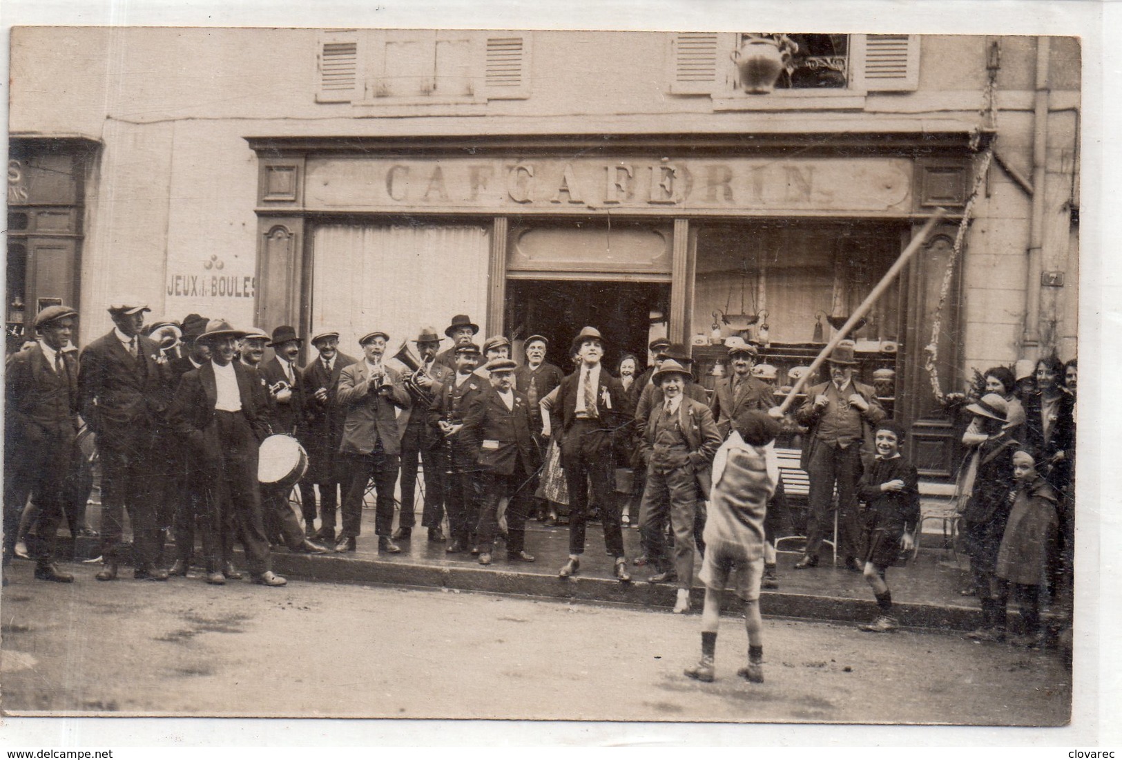 CARTE PHOTO " Lundi De VOGUE  Jeu Du Pot Cassé" (trouvé Dans Un Lot Du Département 69) - Other & Unclassified