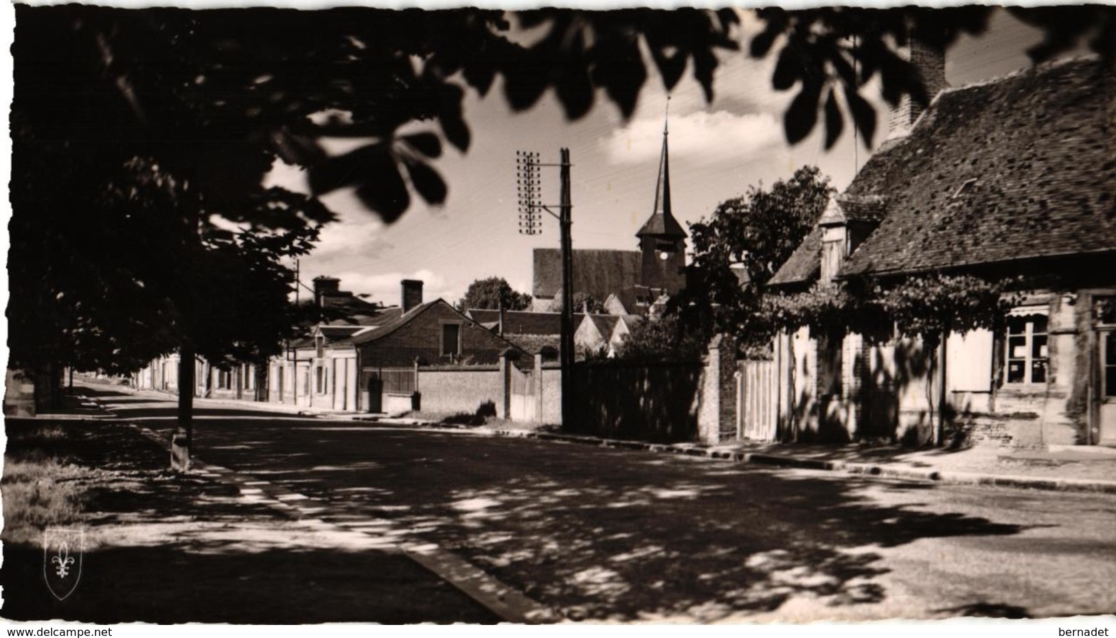 18 .. CLEMONT .. ECHAPPEE SUR L'EGLISE  .. 1971 - Clémont