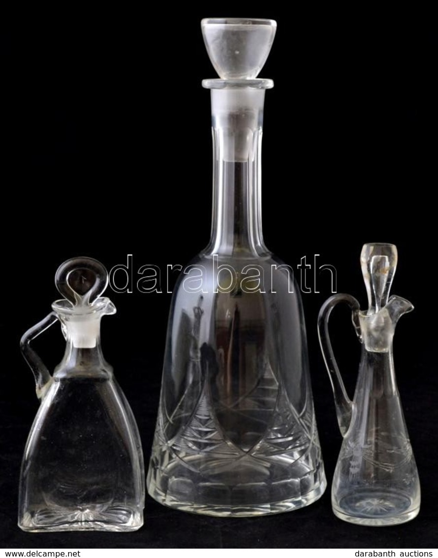 3 Db Különféle üveg Kiöntő, Dugókkal, Az Egyiken Csorbákkal, Jelzés Nélkül, Különböző Méretben - Glas & Kristal