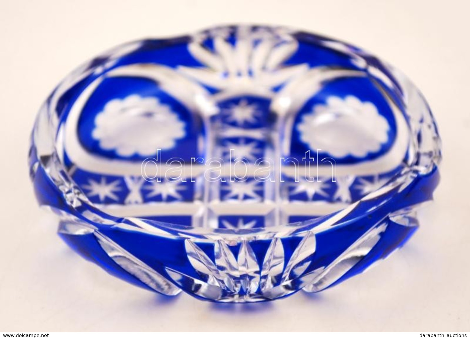 Kék Színű Metszett, Csiszolt üveg Hamutálka, Apró Csorbával, D: 10,5 Cm - Glas & Kristal