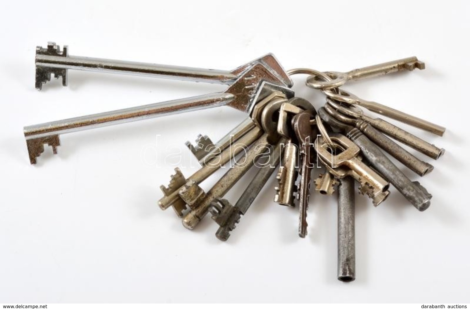 Nagy Kulcscsomó, Különféle Kulcsokkal, Közte órakulcs Is - Andere & Zonder Classificatie