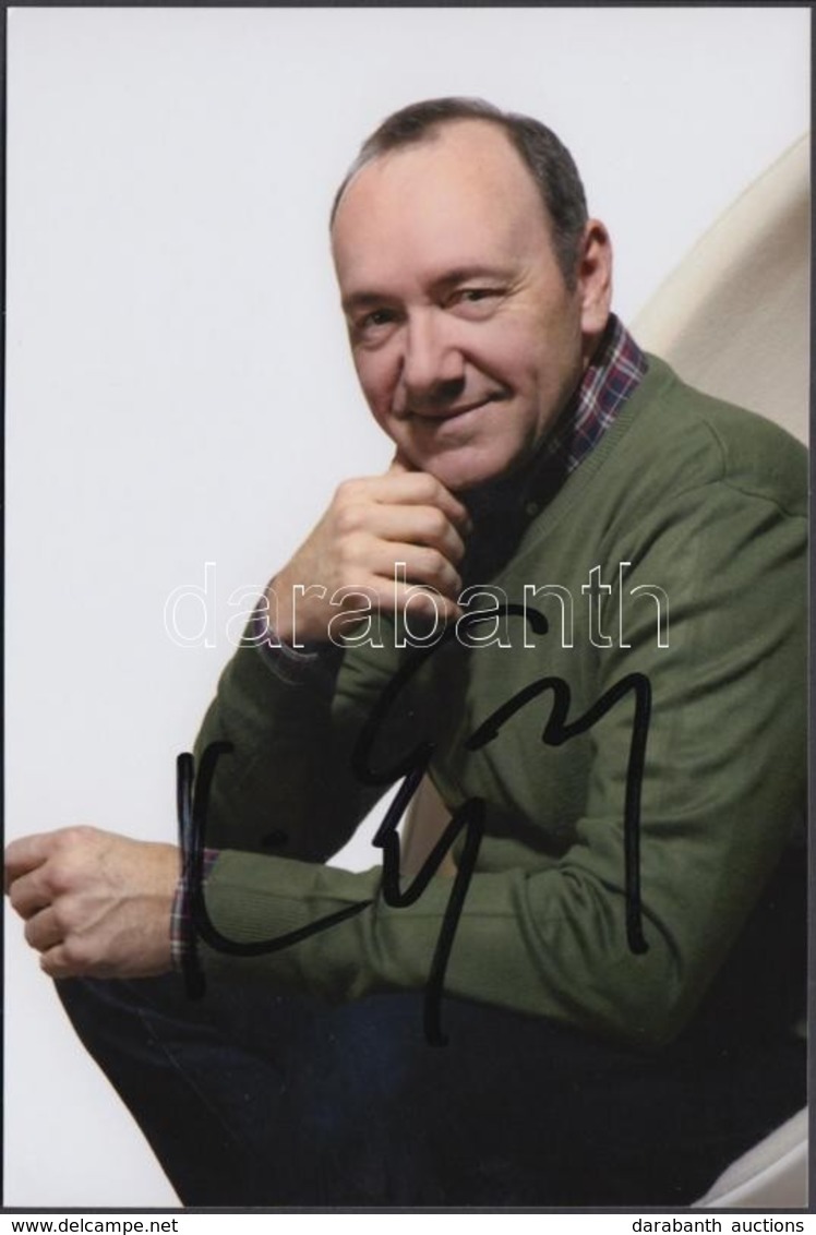 Kevin Spacey (1959-) 2-szeres Oscar-díjas Amerikai Színész, Rendező, Producer és Forgatókönyvíró Aláírása Az őt ábrázoló - Other & Unclassified