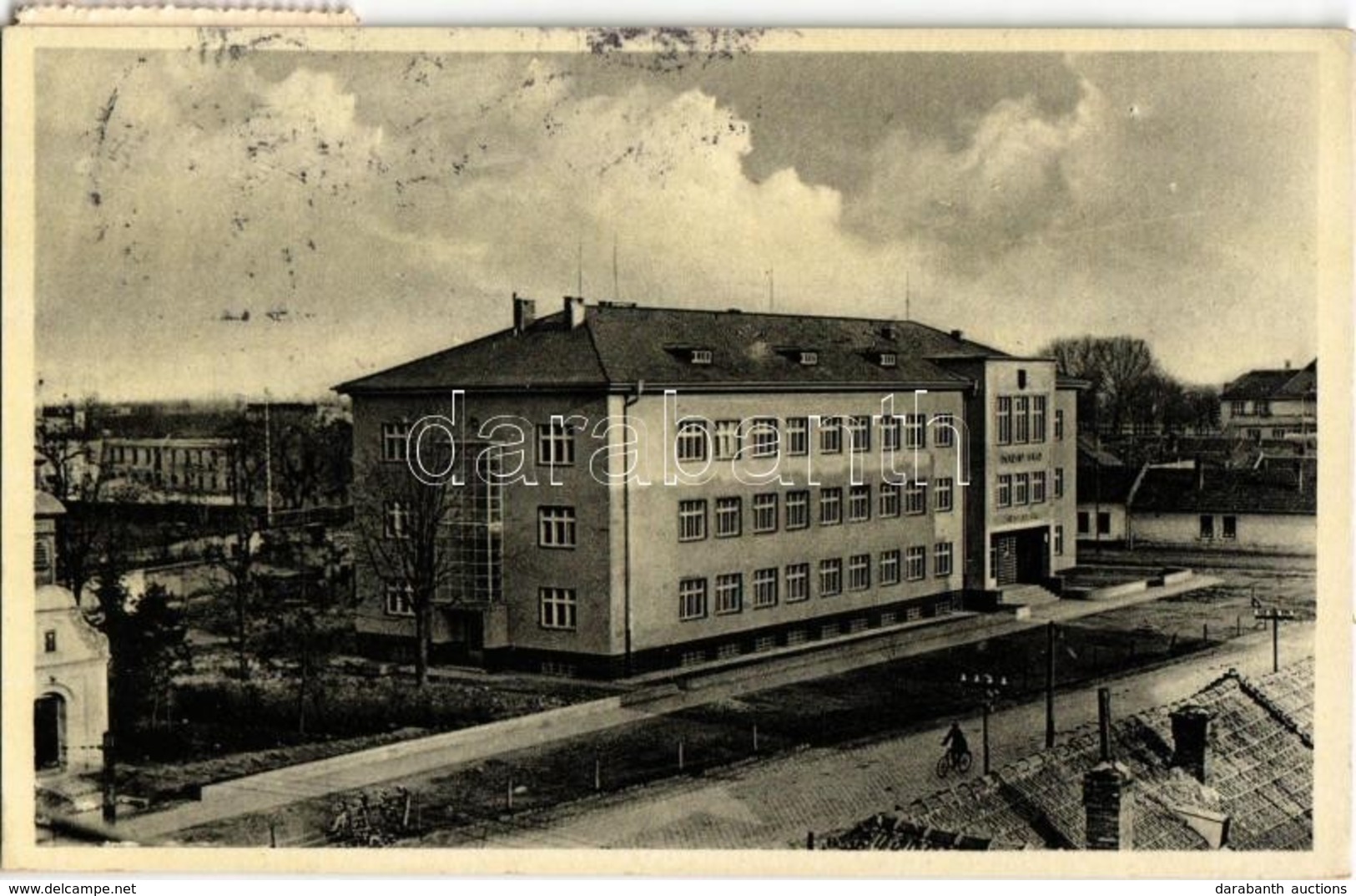 T2 Érsekújvár, Nové Zámky; Járási Hivatal / Okresny úrad / County Hall + '1938 Érsekújvár Visszatért' So. Stpl - Unclassified