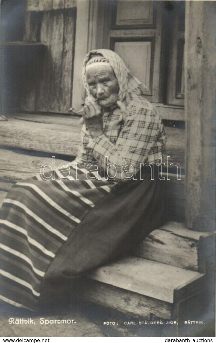** T1 Rättvik, Sparvmor / Swedish Folklore, Old Woman With Pipe - Unclassified