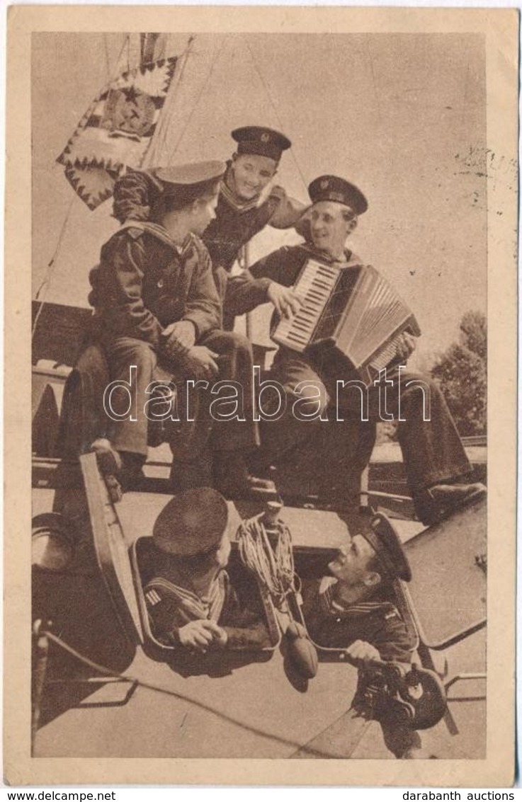 T2/T3 Bajtársi Szórakozás A Fedélzeten, Matrózok, Kommunista Lap. Művészeti Alkotások / Hungarian Communist Military Car - Unclassified