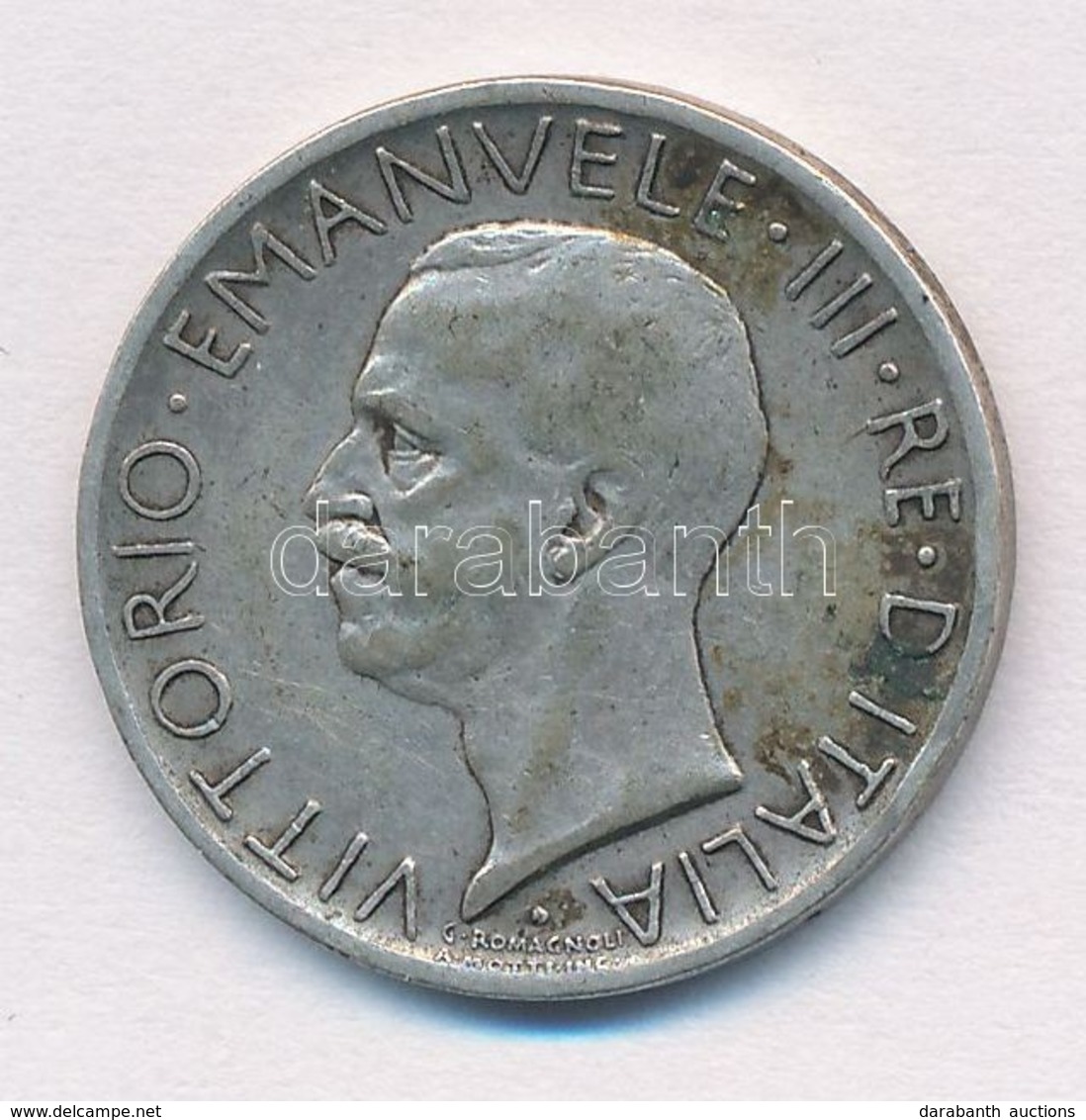 Olaszország 1929R 5L Ag 'III. Viktor Emánuel' T:2- Kis Ph., Patina
Italy 1929R 5 Lire Ag 'Vittorio Emanuele III' C:VF Sm - Non Classés