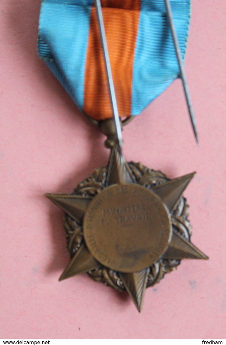 MEDAILLE MINISTERE DU TRAVAIL(medaille D Honneur Des Assurances Sociales) - Other & Unclassified