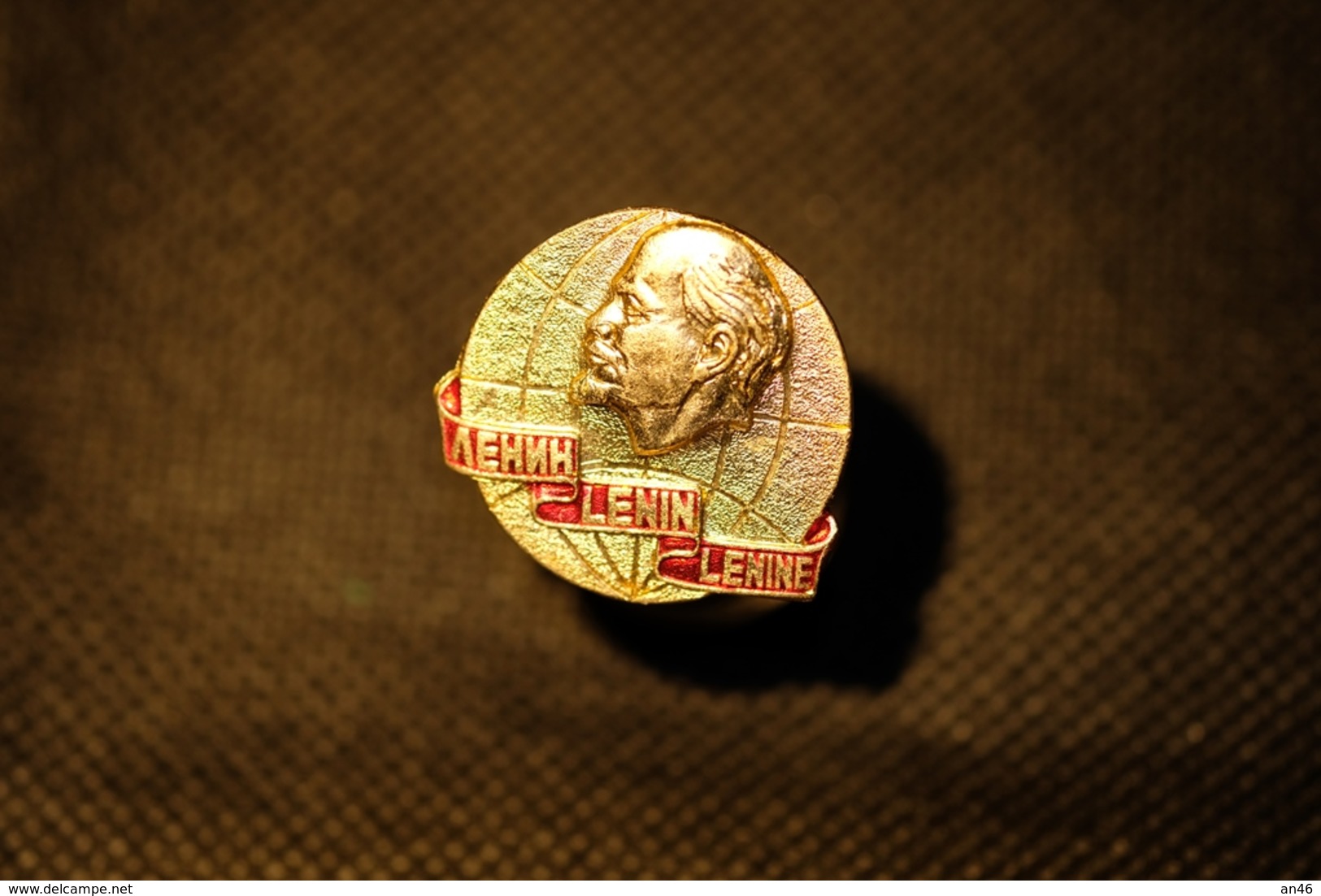 Pin's-Spilla-"LENIN" Le Immagini Non Rendono La Vera Bellezza Dell'oggetto-Integro E Completo- - Materiale