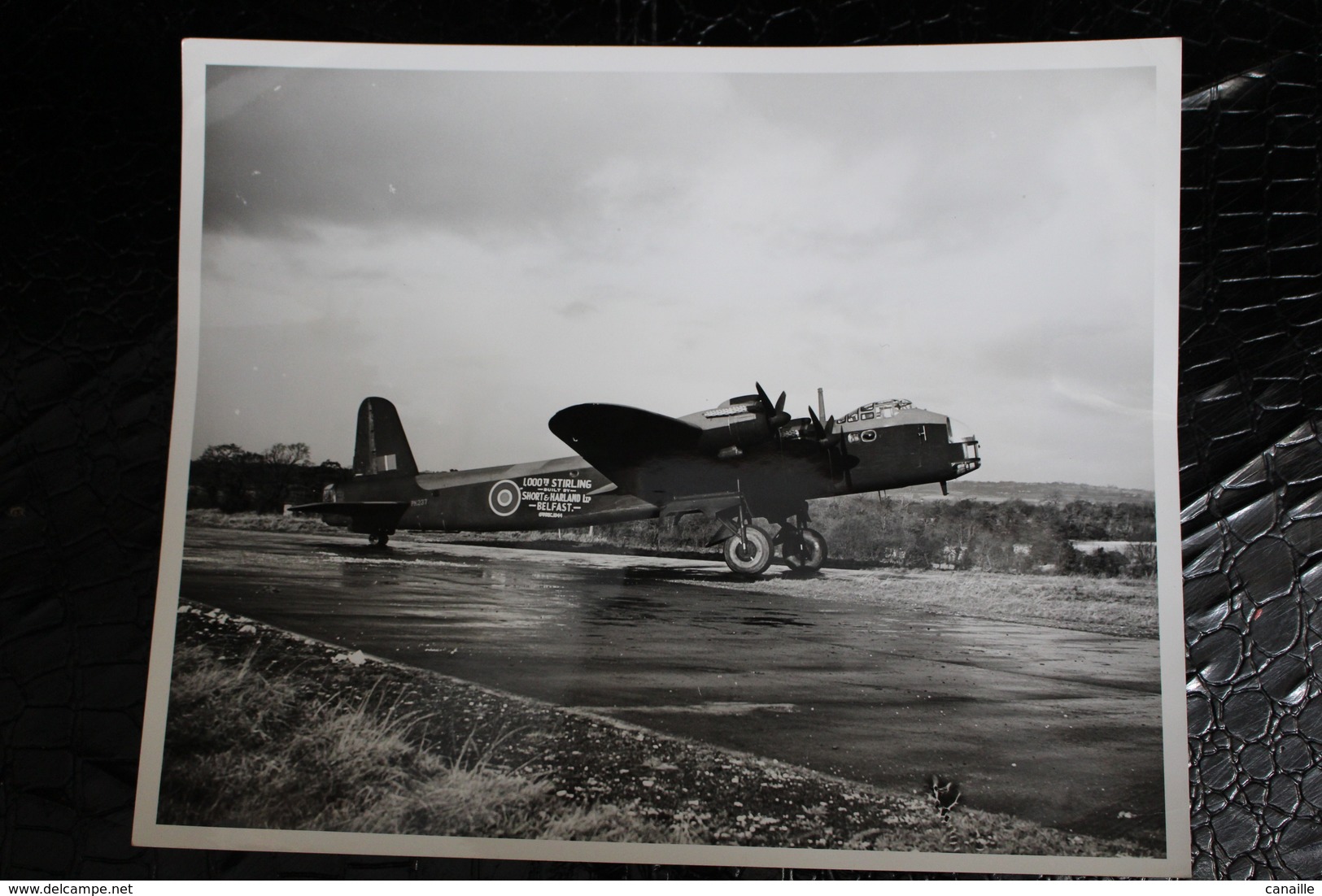 Le Short Stirling Fut Le Premier Bombardier Lourd Quadrimoteur Britannique De La Seconde,photo Sur Papier Glacé.24x18 Cm - Hélicoptères