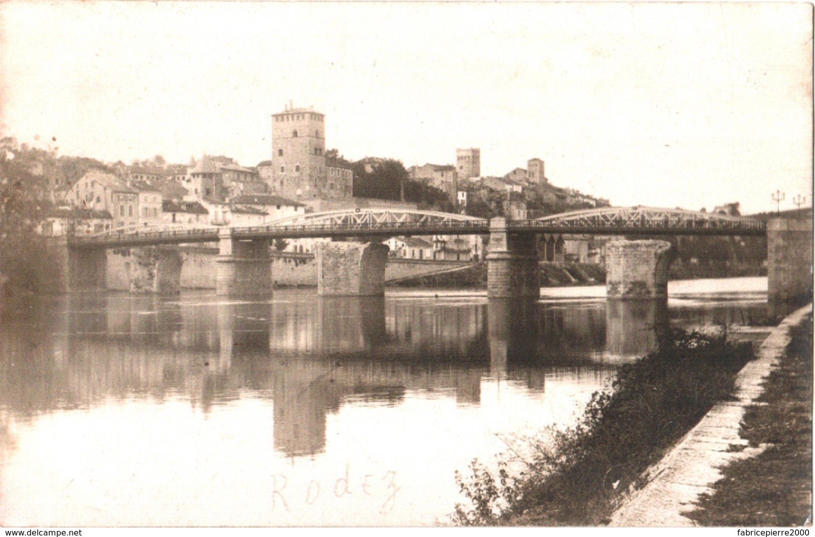 Carte-photo 46 (Lot) Cahors - Panorama Côté Est. Les Bords Du Lot, Les Tours Et Le Pont Neuf TBE - Cahors