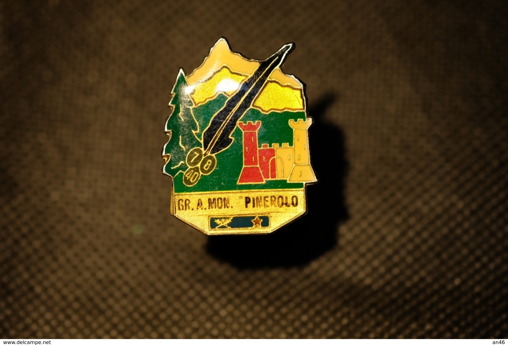 Pin's-Spilla " Gruppo Alpini Mon.Pinerolo"Le Immagini Non Rendono La Vera Bellezza Dell'oggetto-Integro E Completo - Matériel