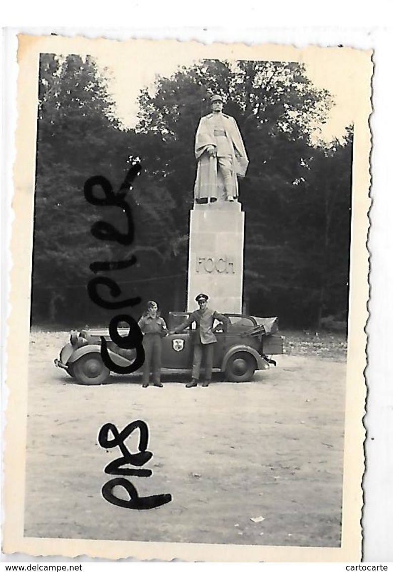 60 COMPIEGNE STATUE FOCH    SOLDATS ALLEMANDS   1940 / 1944 - Compiegne