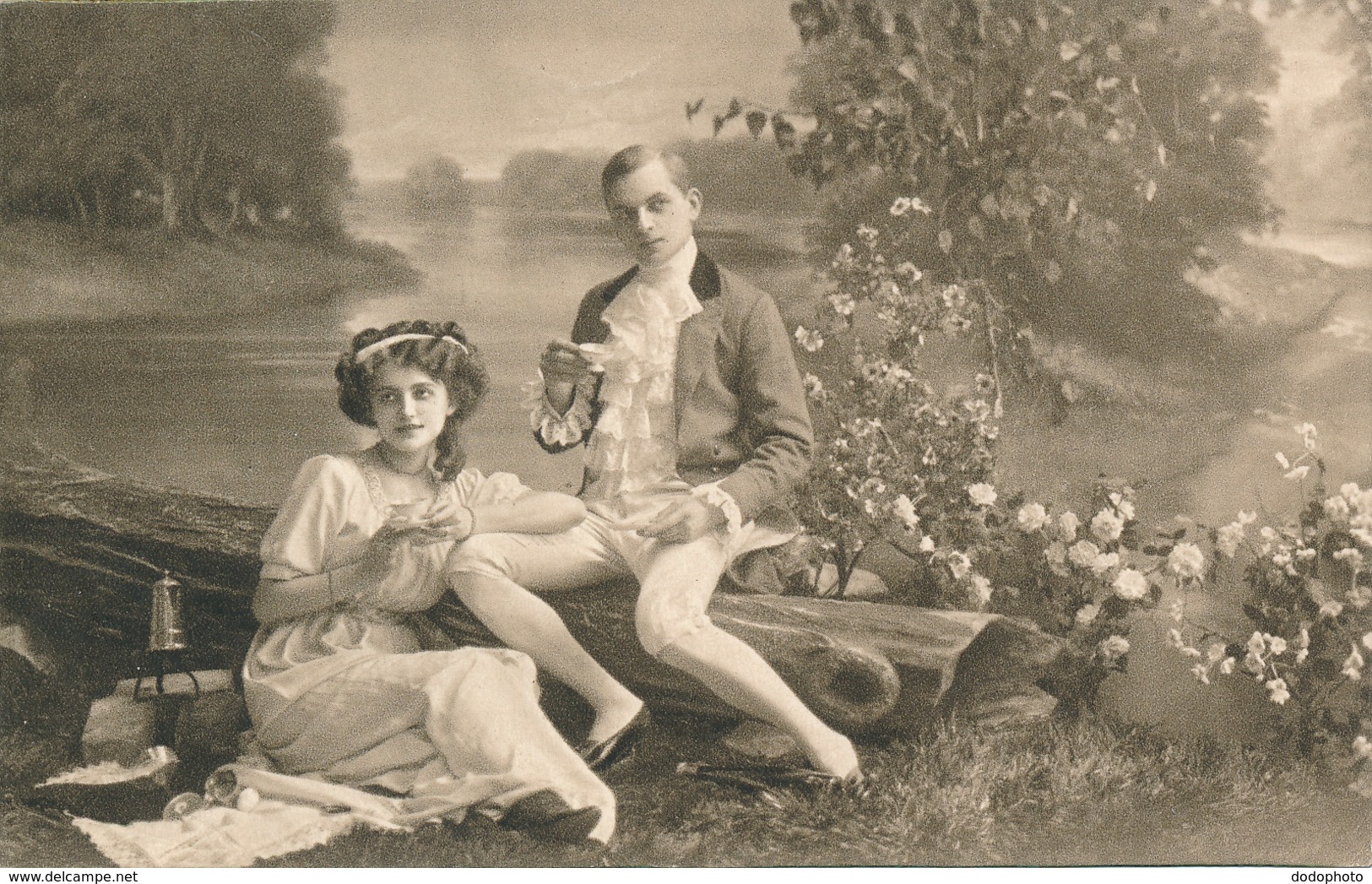 PC79732 Old Postcard. Woman With Man Drinking A Tea In The Garden. Amag. 1915 - Monde