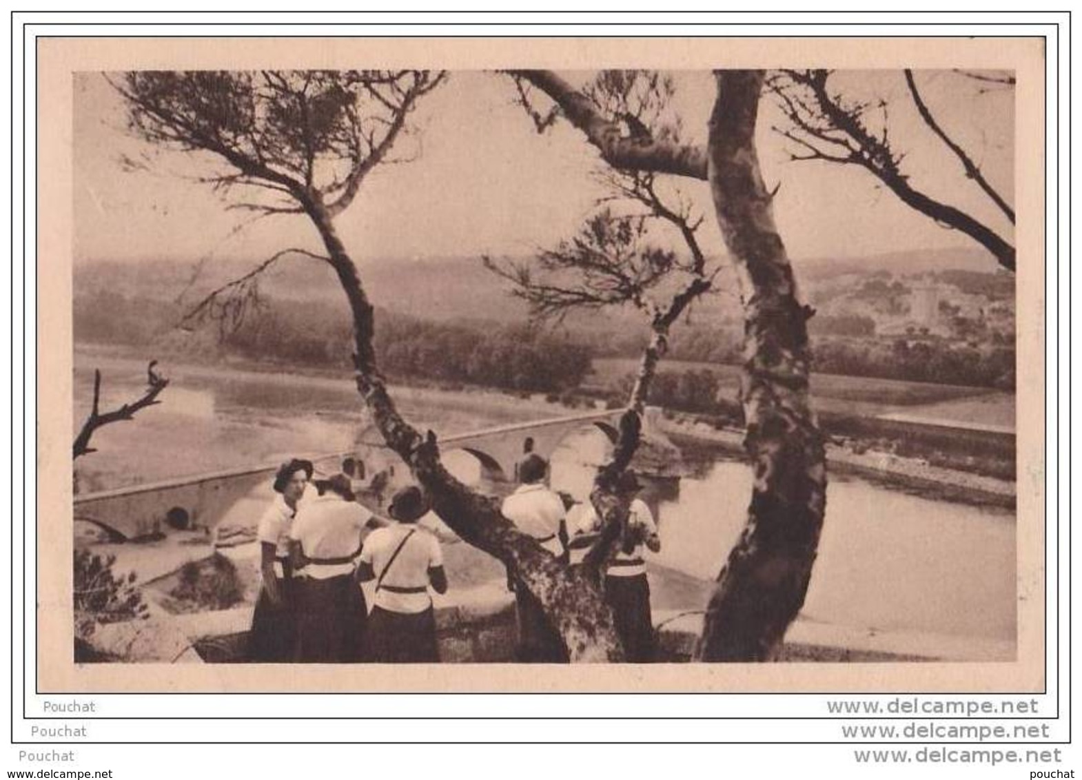 Les Eclaireuses En Excursion: Le Pont D&acute;Avignon - (Fédération Française Des éclaireuses à Paris - Scout - Scoutism - Scouting