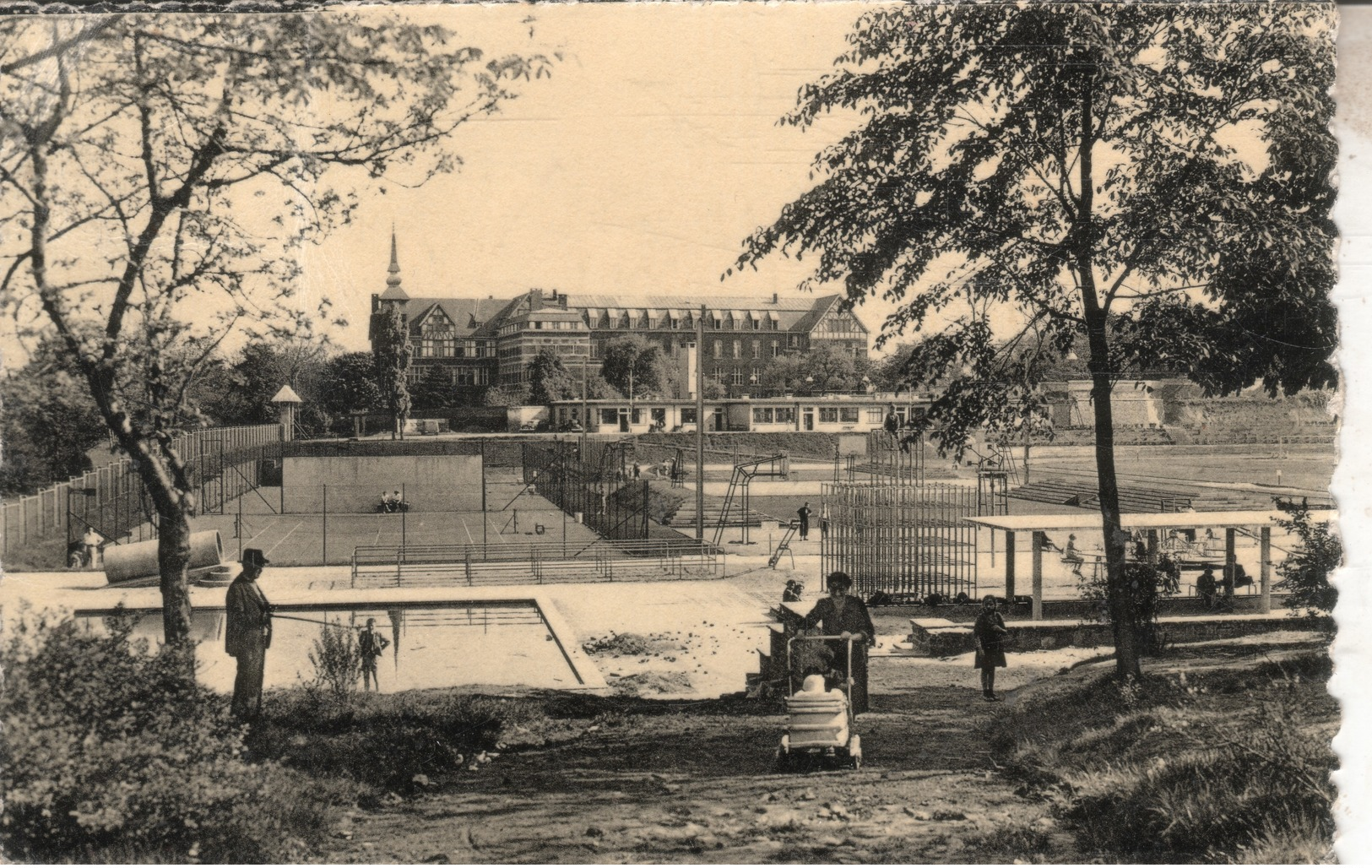 BELG02A1 CPSMPF - COINTE La Plaine Des Jeux De La Ville De Liège  Dans Le Fond Le Pensionnat Des Filles De La Croix  V - Autres & Non Classés