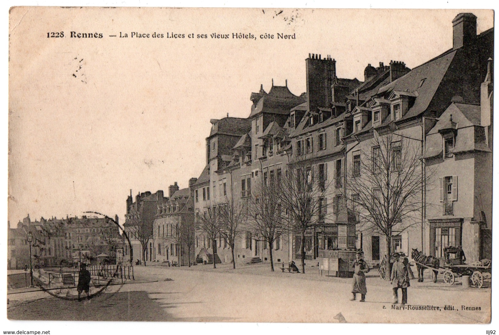 CPA 35 - RENNES (Ille Et V.) - La Place Des Lices Et Ses Vieux Hôtels, Côté Nord - Rennes