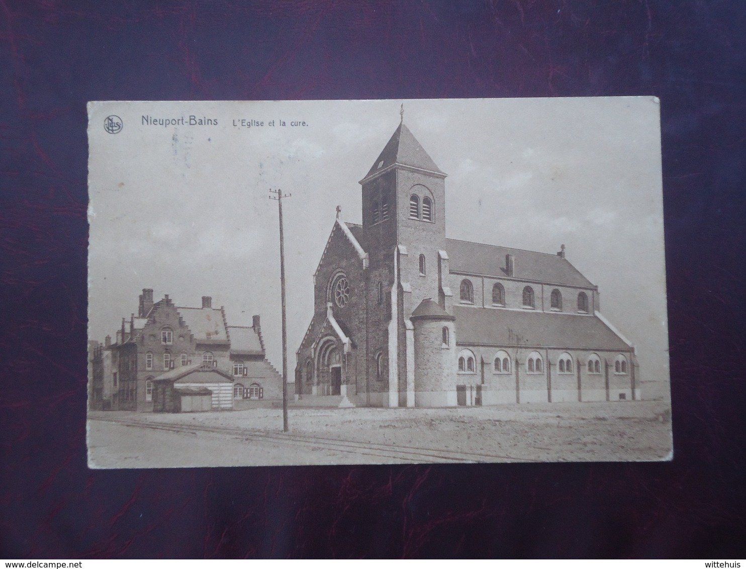 Nieuwpoort - Bad   Nieuport-Bains  L' Eglise Et La Cure              ( 2scans ) - Nieuwpoort