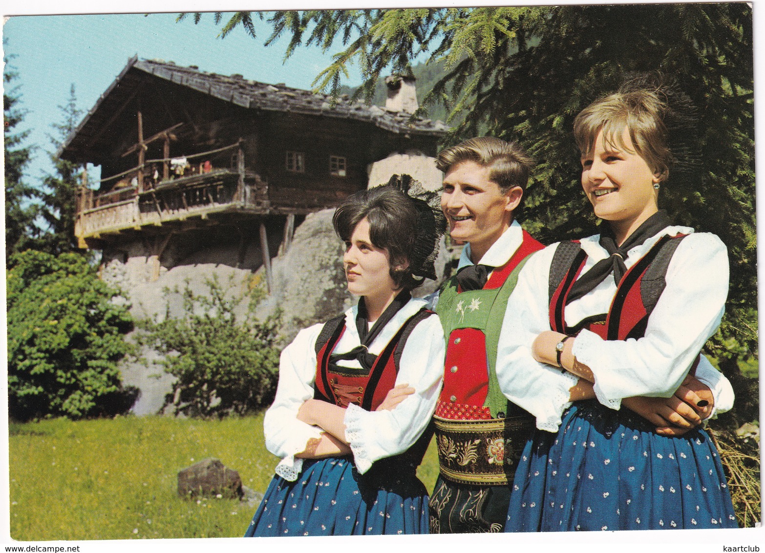 Ultener Trachten Mit 'Häuserl Am Stein' - Costumi Della Val D'Ultimo Con Il 'Häuserl Am Stein' - Bolzen/Bolzano - Bolzano (Bozen)