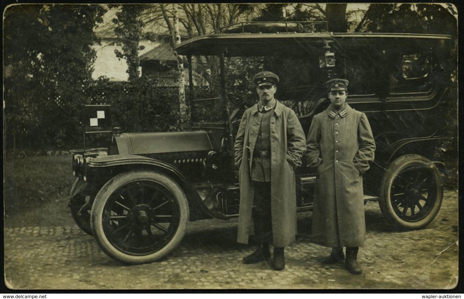 FREIBURG/ (BREISGAU) 1 1914 (19.11.) 1K-Steg Auf S/w.-Foto-Ak.: Militär-PKW Mit Besatzung (mit Taktischer Flagge) Feldpo - Auto's