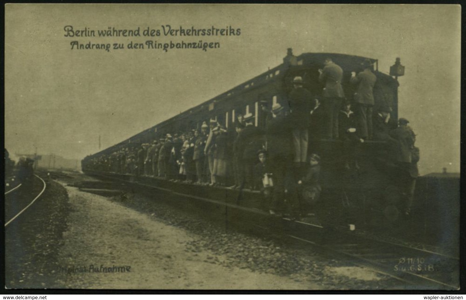 Berlin 1919 (Juli) S/w.-Foto-Ak.: Berlin Während Des Verkehrsstreiks.. Ringbahnzug = BVG-Streik 1.-14. Juli , Ungebr. (U - Altri & Non Classificati