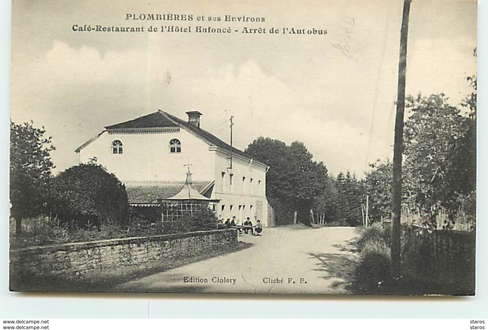 PLOMBIERES Et Ses Environs - Café-Restaurant De L'Hôtel Enfoncé - Arrêt De L'Autobus - Plombieres Les Bains