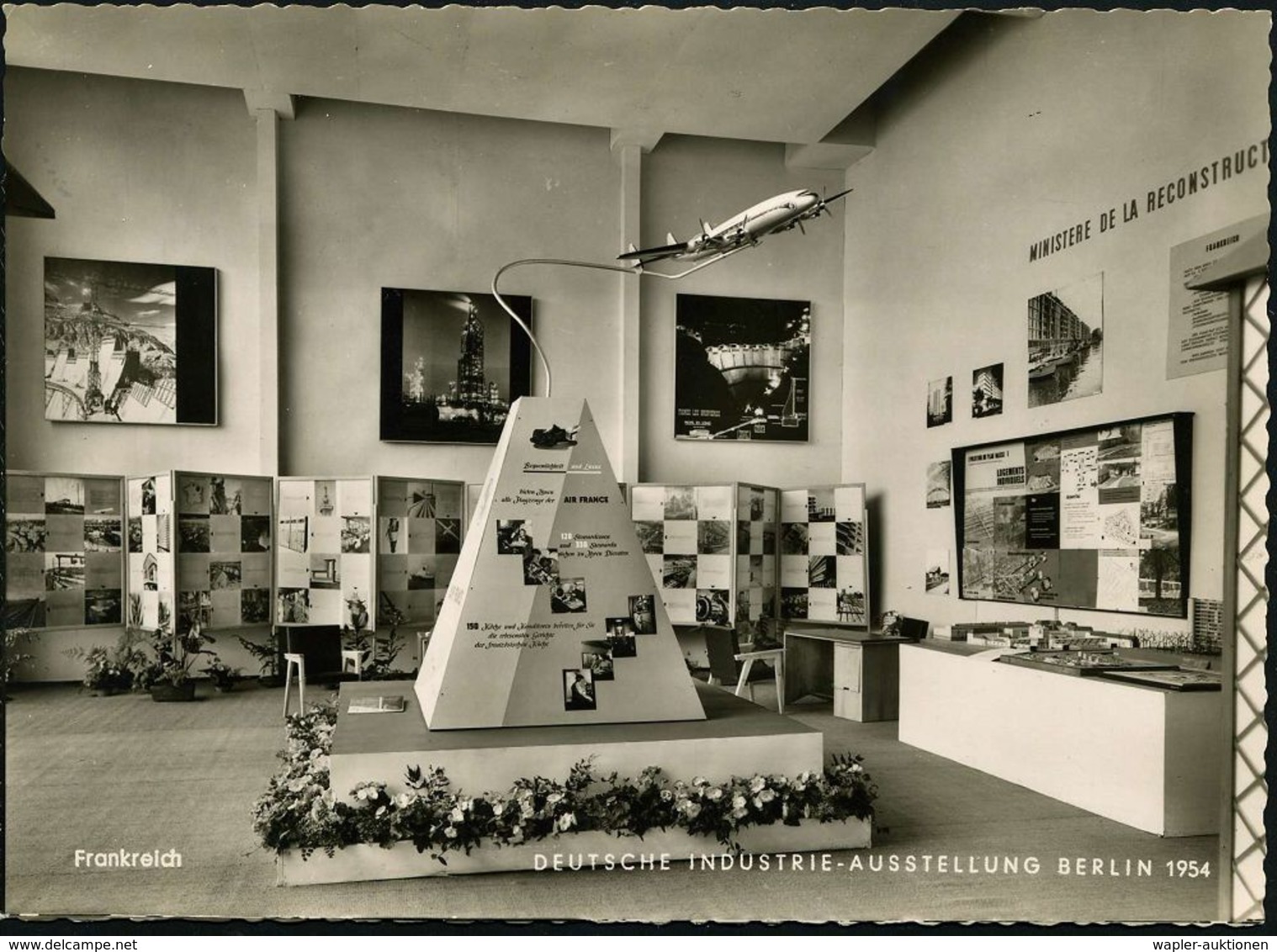 Berlin 1954 S/w.-Foto-Ak: Deutsche Industrie-Ausstellung, Stand Der Schutzmacht Frankreich Wiederaufbau-Ministerium , Un - Altri & Non Classificati