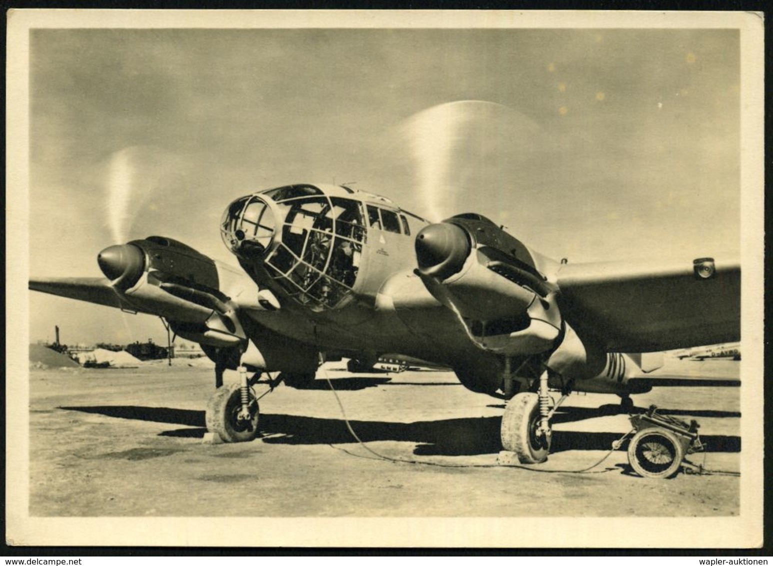 DEUTSCHES REICH 1940 (ca.) S/w.-Foto-Ak.: Heinkel He 111, Starbereit = Werkfoto Heinkel , Ungebr. (Verlag EAS Schwerdtfe - Flugzeuge