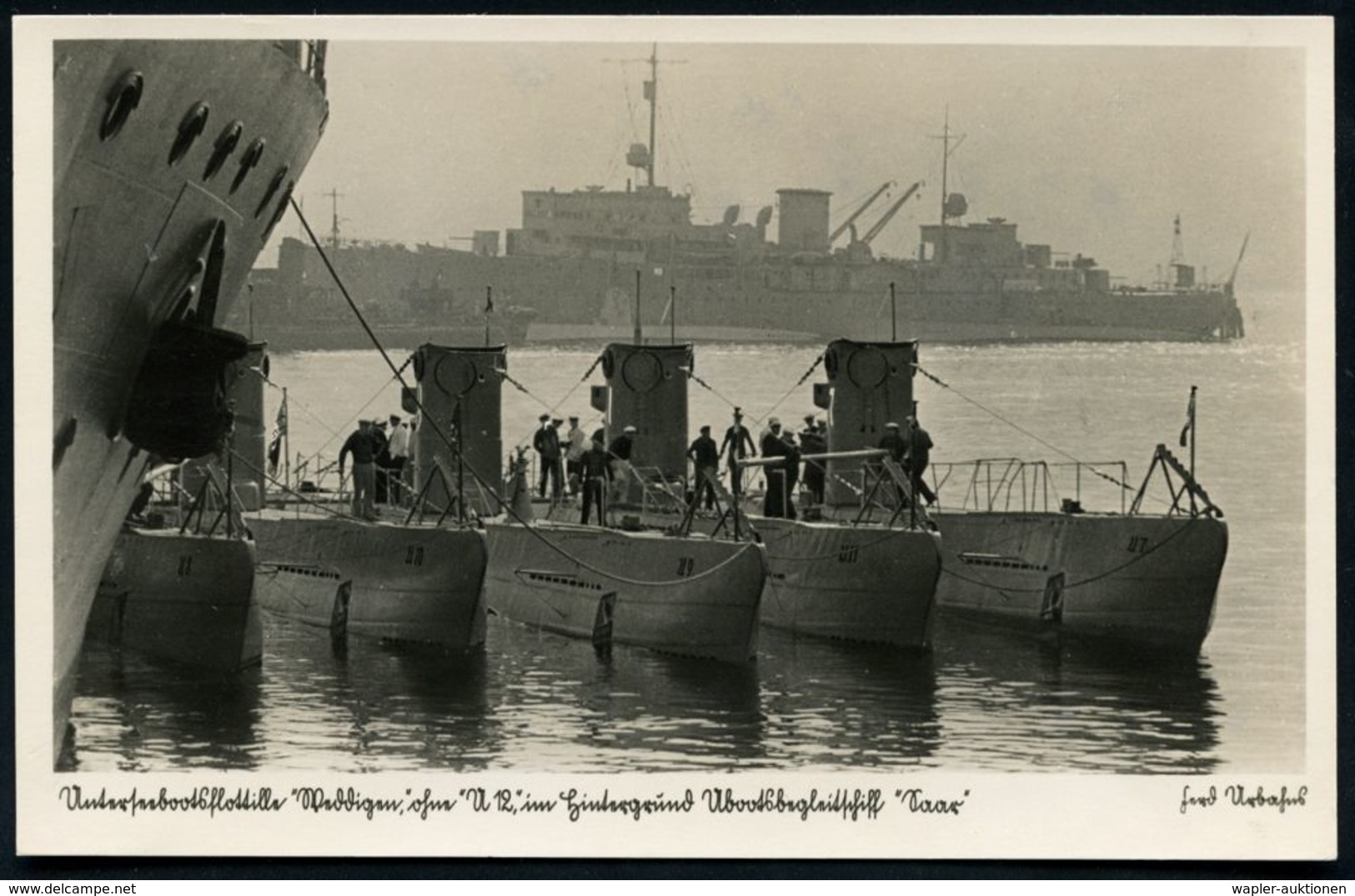 DEUTSCHES REICH 1938 (ca.) S/w.-Foto-Ak.: Unterseebootsflottille "Weddingen" Ohne "U 12".. Ubootbegleitschiff "Saar" , U - U-Boote