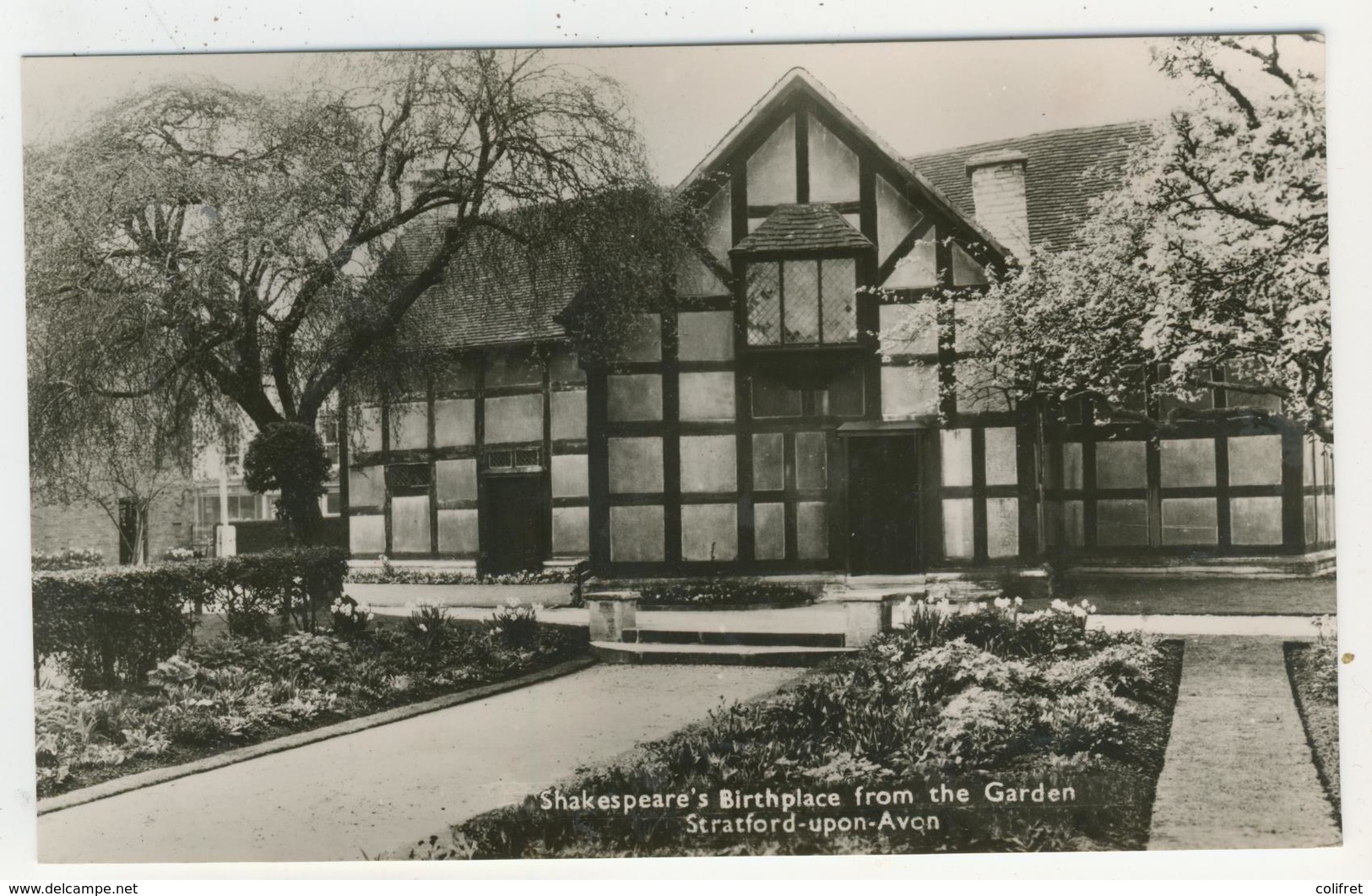 Warwickshire - Stratford-Upon-Avon   -   Shakespeare's Birthplace From The Garden - Stratford Upon Avon